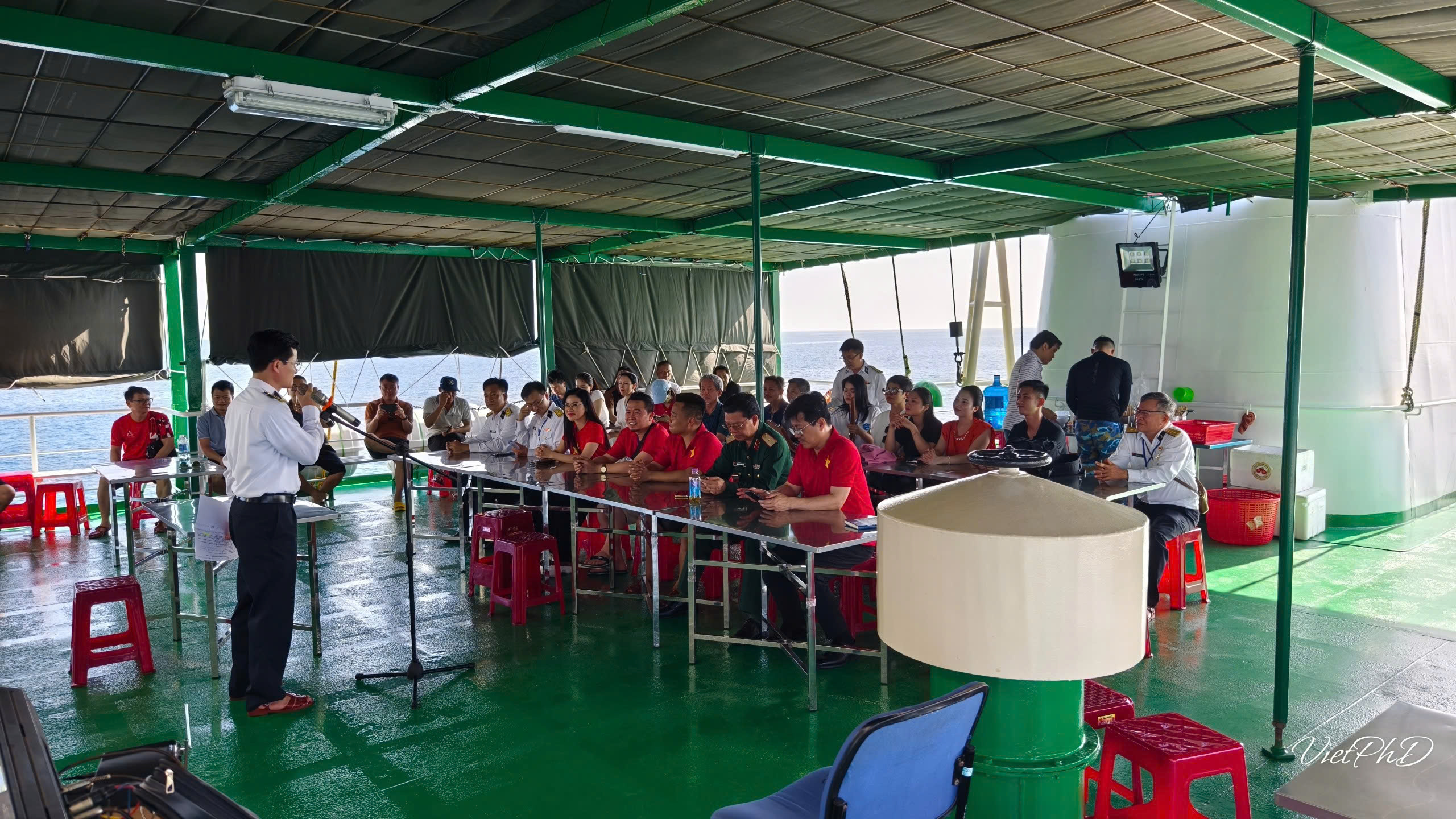 Ngày 25/4, sau hành trình đầy tự hào trên Tàu 561, Lữ đoàn 955, Vùng 4 Hải quân, U ULTTY cùng đoàn công tác số 12 đã hoàn thành xuất sắc nhiệm vụ thăm hỏi, động viên các chiến sĩ tại huyện đảo Trường Sa (tỉnh Khánh Hòa) và Nhà giàn DK1 – những cột mốc sống trên thềm lục địa phía Nam của Tổ quốc